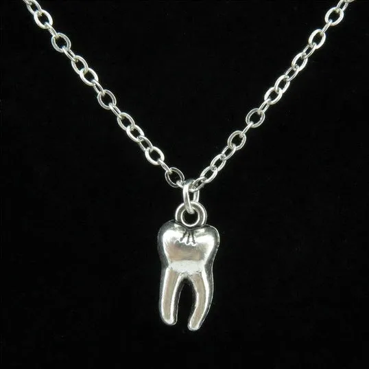 Vintage Alloy Tooth Pendant Necklace